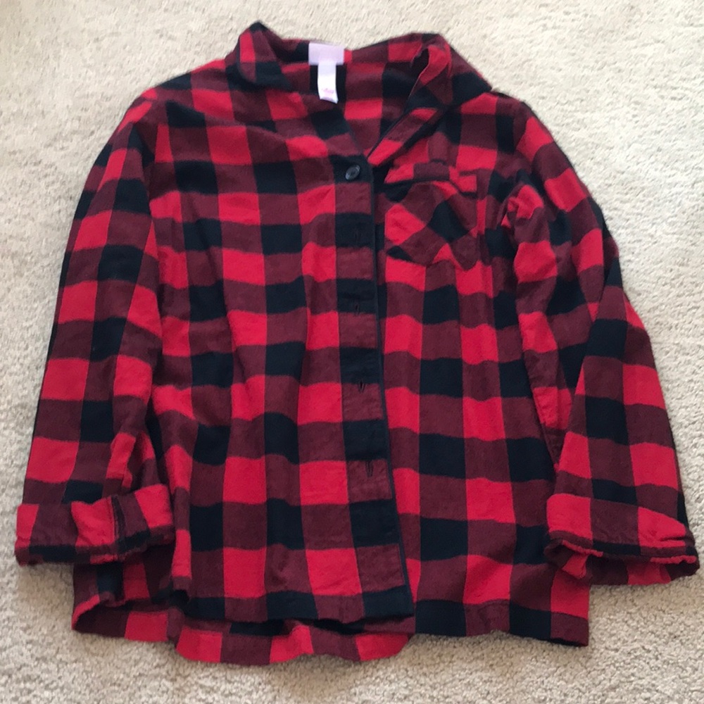 A black and red shirt